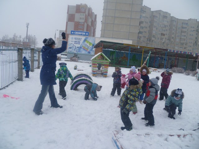 Игра в снежки!!!